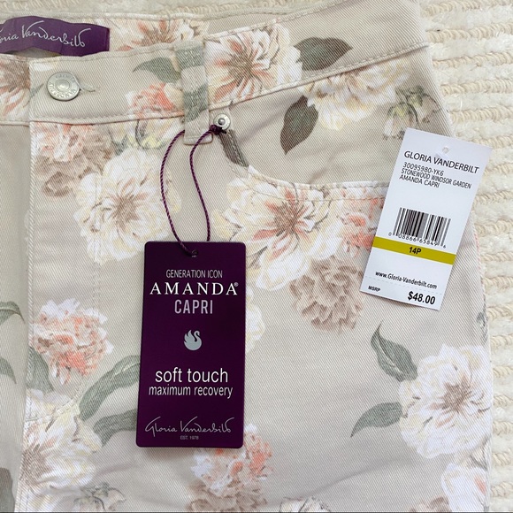NWT Gloria Vanderbilt floral denim Amanda capris - Picture 4 of 13